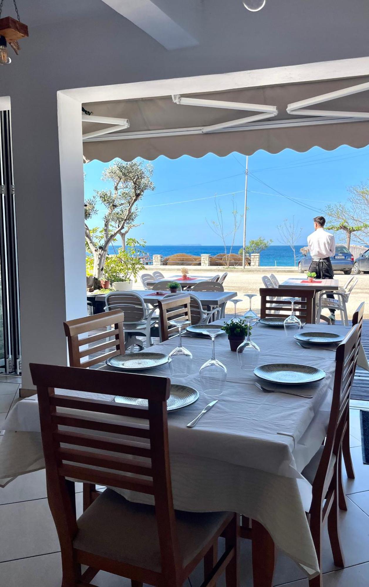 Hotel Kolagji Himare Bagian luar foto