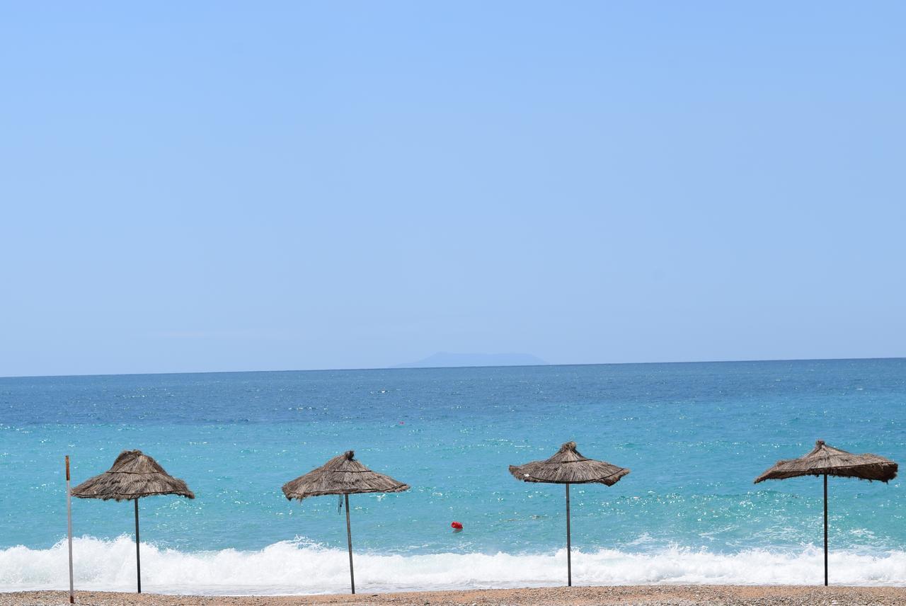 Hotel Kolagji Himare Bagian luar foto